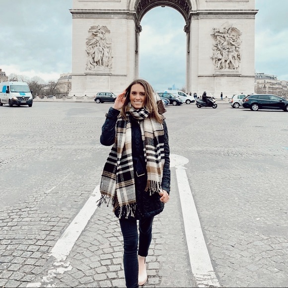 Meet your Posher, Joanne - Picture 3 of 3